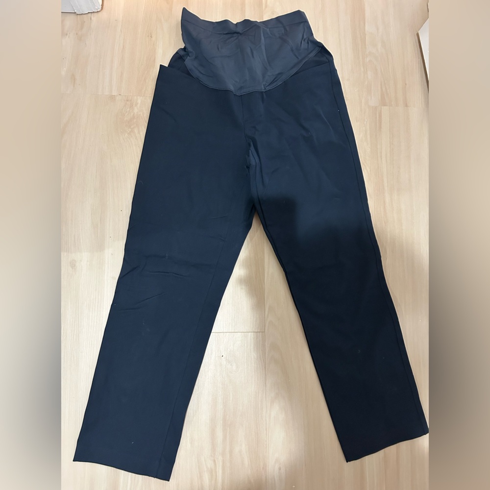 Old Navy Women’s Maternity Pixie Pants - Navy size 6